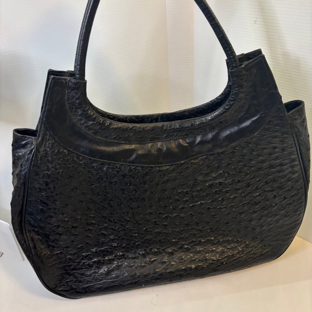Veari Ostrich Shoulder bag